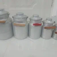 مقداری ظرف جای شیر