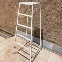 ۴پایه اهنی محکم