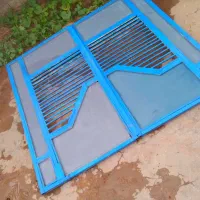 درب حیاط دو لنگه با چهارچوب آهنی منزل خانه