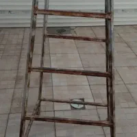 چهارپایه اهنی