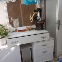 اینه و کشو