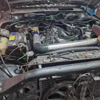 به یک شاگرد مکانیک  نیمه ماهر  فنی کار