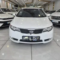 سراتو 2013 بی رنگ