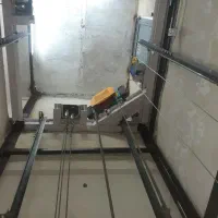 کارگر اسانسور مکانیک راه اندازی