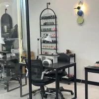 اجاره میز ناخن در سالن زیبایی با مشتری ثابت