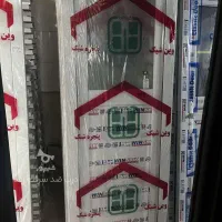 درب پی وی سی آماده نصب با شیشه و دستگیره