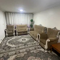 یک دست مبل کامل به دلیل نبود جا به فروش میرسد