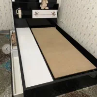 تخت خواب یک نیم نفره
