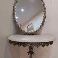 آینه و میز برنزی