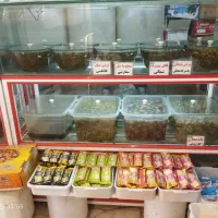 فروشنده عرقیات وترشیجات