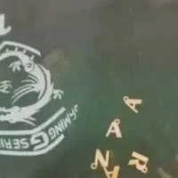 حکاکی چهره روی پلاک