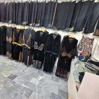 ب یک فروشنده خانم جهت کار در مانتو فروشی