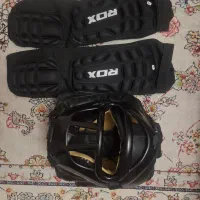 کلاه و ساق بند کیک بوکسینگ