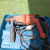 دریل هیلتی بتن شکن در حد نو
