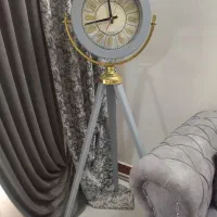 ساعت پایه دار