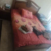 تخت خواب و پاتختی و دراور و آینه