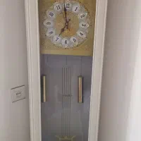 بوفه و ساعت ایستاده