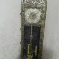 ساعت و بوفه ایستاده