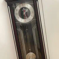 ساعت دیواری آونگ دار در حد نو
