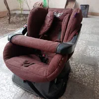 صندلی ماشین کودک قهوه ای