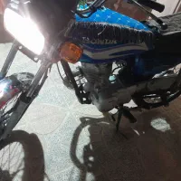 موتور سیکلت ۱۲۵ آذرخش