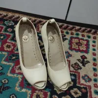 تعدادی کفش