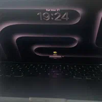 MacBook pro M4 14.2 inch 16GB 512 ssd