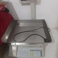 ترازو درحد نو خیلی تمیز سالم مغازه جم،کردم دو