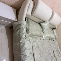 تخت دونفره به همراه میز آرایش