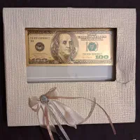 استند دلار سبز