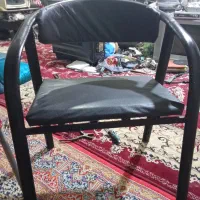 دو عدد صندلی