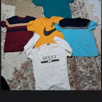 تعدادی تیشرت و کت و شلوار مردونه