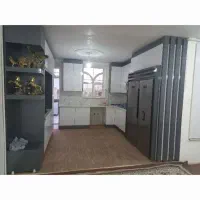 آپارتمان تکواحد۱۳۰مترفول امکانات/شهرک گلسارسروستان