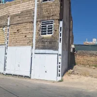 مغازه بر بلوار اصلی