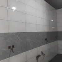 کاشیکاری کف و بدنه ساختمان