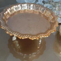 سینی طلایی پایه دار و سینی کریستال برفی