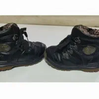 نیم بوت اسپرت سایز ۳۱ درحد نو