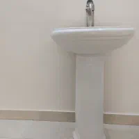 روشویی به همراه شیر