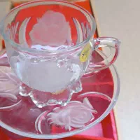 لیوان چای و شربت وگزخوری فرانسوی