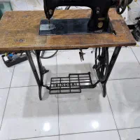 چرخ خیاطی ۱۰۰ ساله سالم‌سالم