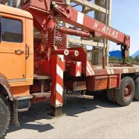 کامیون زیر مایلر جرثقیل