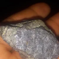 سنگ زیبای نقره‌ای