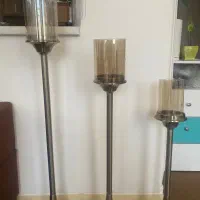 جا شمعی ایستاده