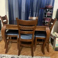 میز نهار خوری در حد نو
