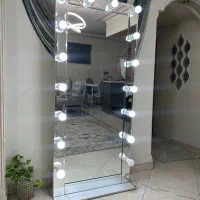آینه قدی لامپ دار