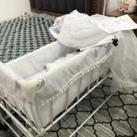 تخت کنار مادر فلزی