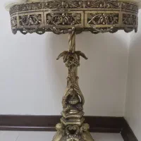 میز برنز کاملا سالم با رویه مرمر با قدمت بالا