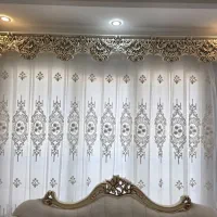 پرده گل برجسته همراه با کتیبه شرکتی