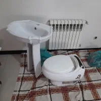 ۱ عدد توالت فرنگی و ۲ عدد روشویی دست دوم