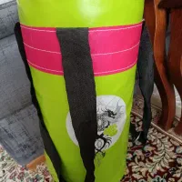 کیسه بوکس همراه با دستکش مخصوص